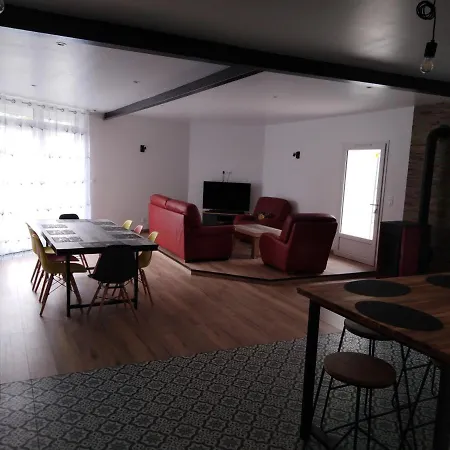 Les Hirondelles Maison Avec Piscine 5 Personnes Villeneuve-la-Comtesse