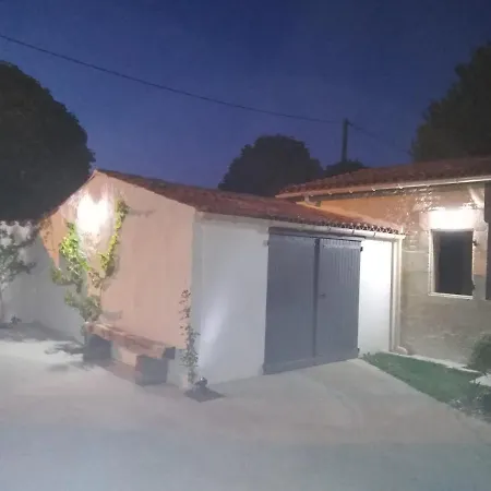 Les Hirondelles Maison Avec Piscine 5 Personnes Ferienhaus Villeneuve-la-Comtesse